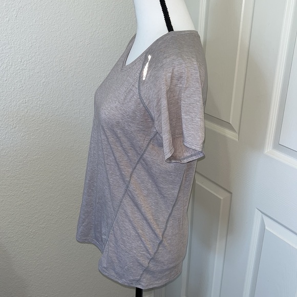 Brooks V-neck shirt - Picture 2 of 4